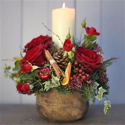 Winter Berries posy arrangement
